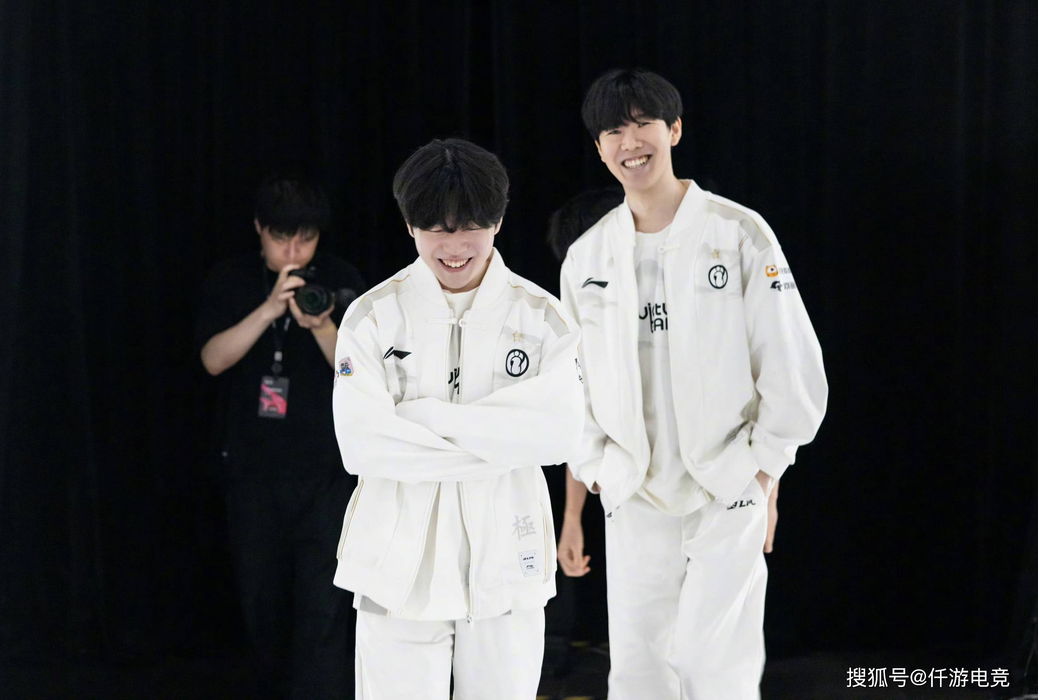 他在社交媒 他在社交媒