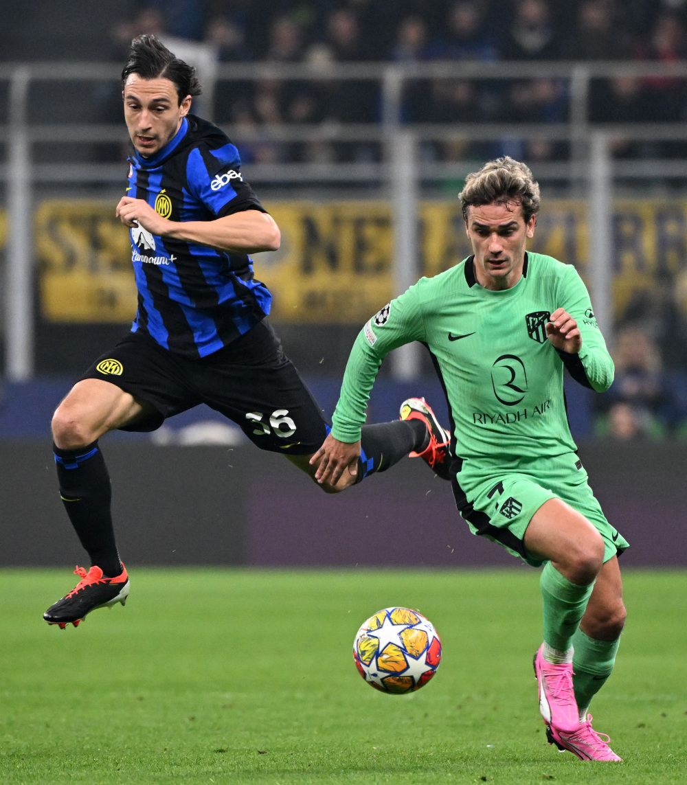 中卫出球的 中卫出球的